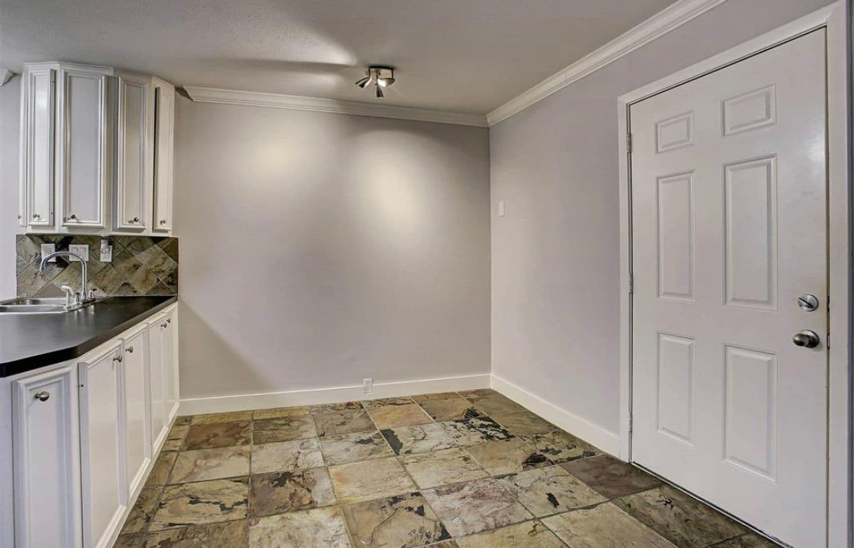 Houston Apartment: 2322 Richton St - Unit 7