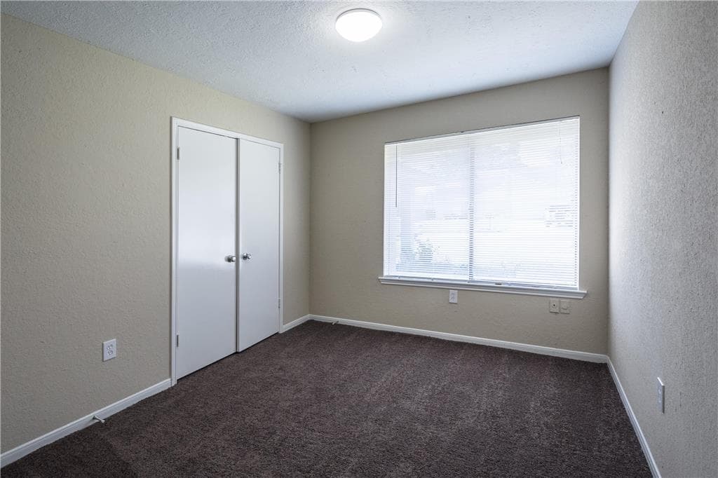Katy House: 20010 Fort Dodge Dr