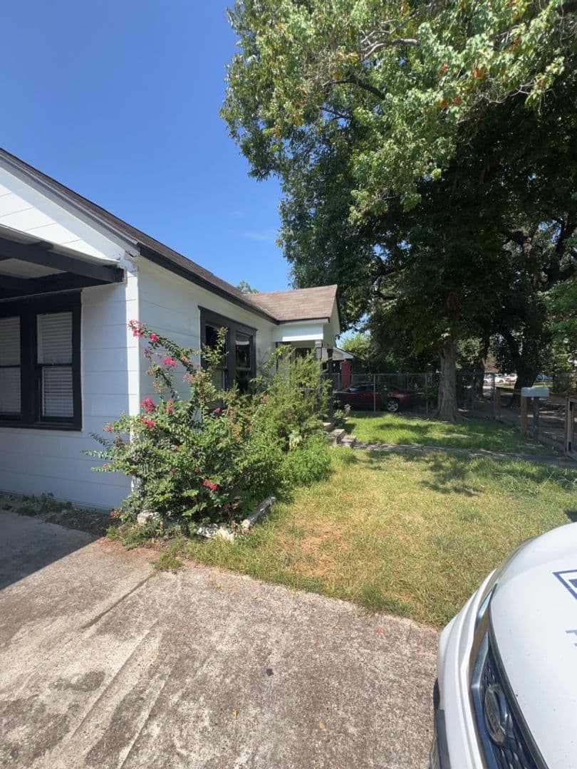 Houston House: 7424 Rusk St., Unit A