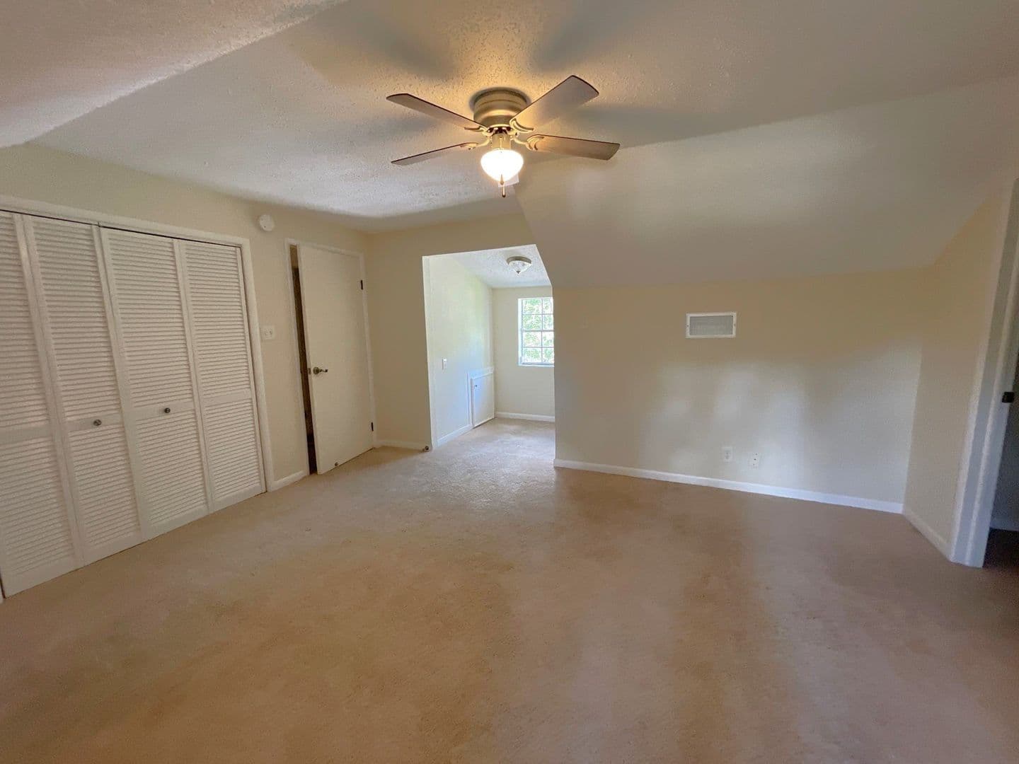 Dickinson House: 3112 Timber Ln