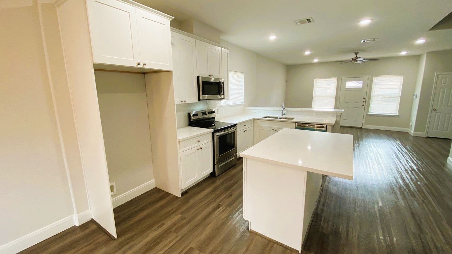 Houston Apartment: 8237 Locksley Rd.