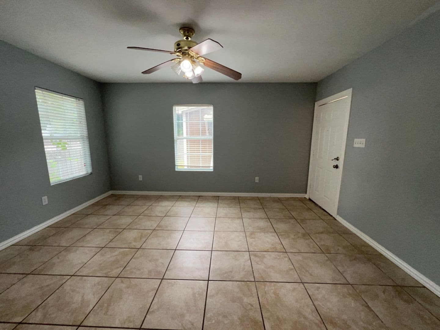 Pasadena Apartment: 405 Johnson St