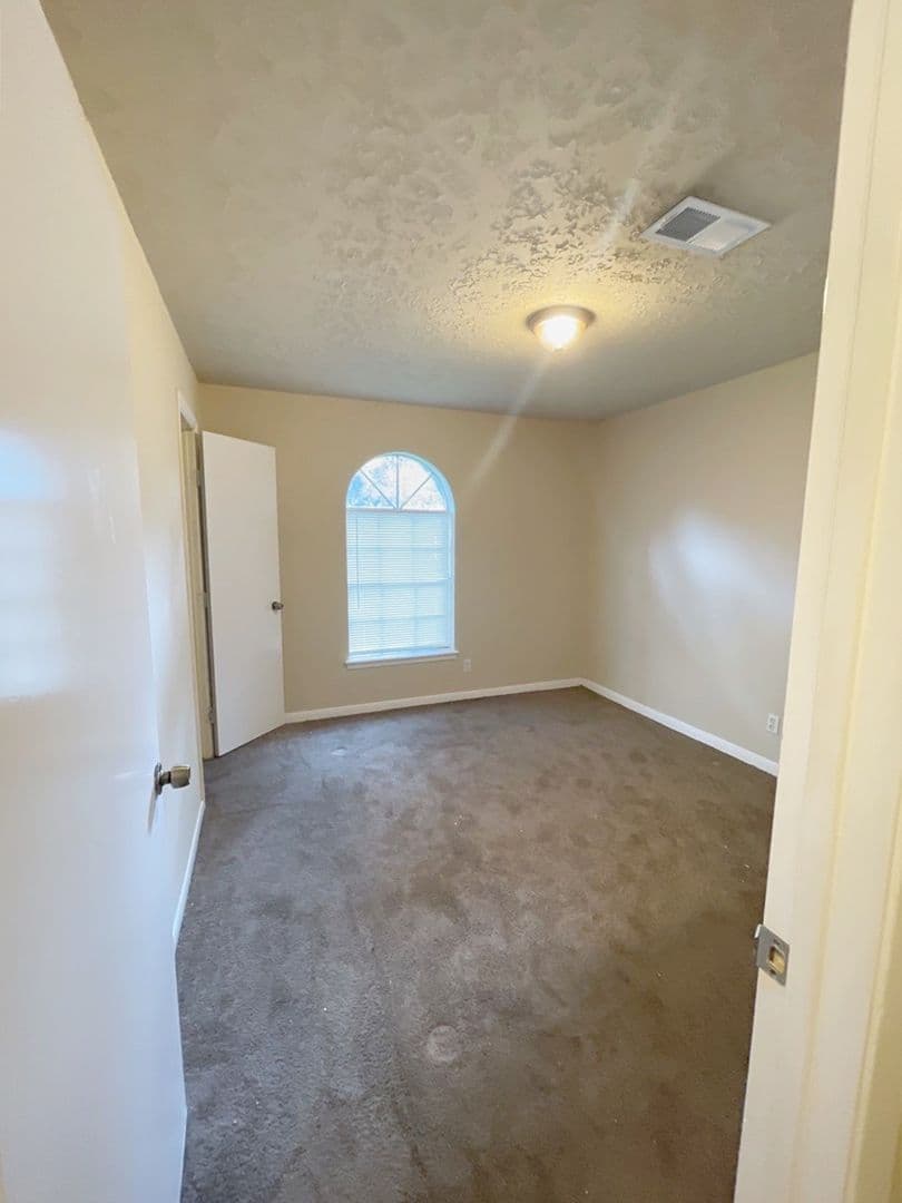 Spring House: 23907 Pea Ridge Dr