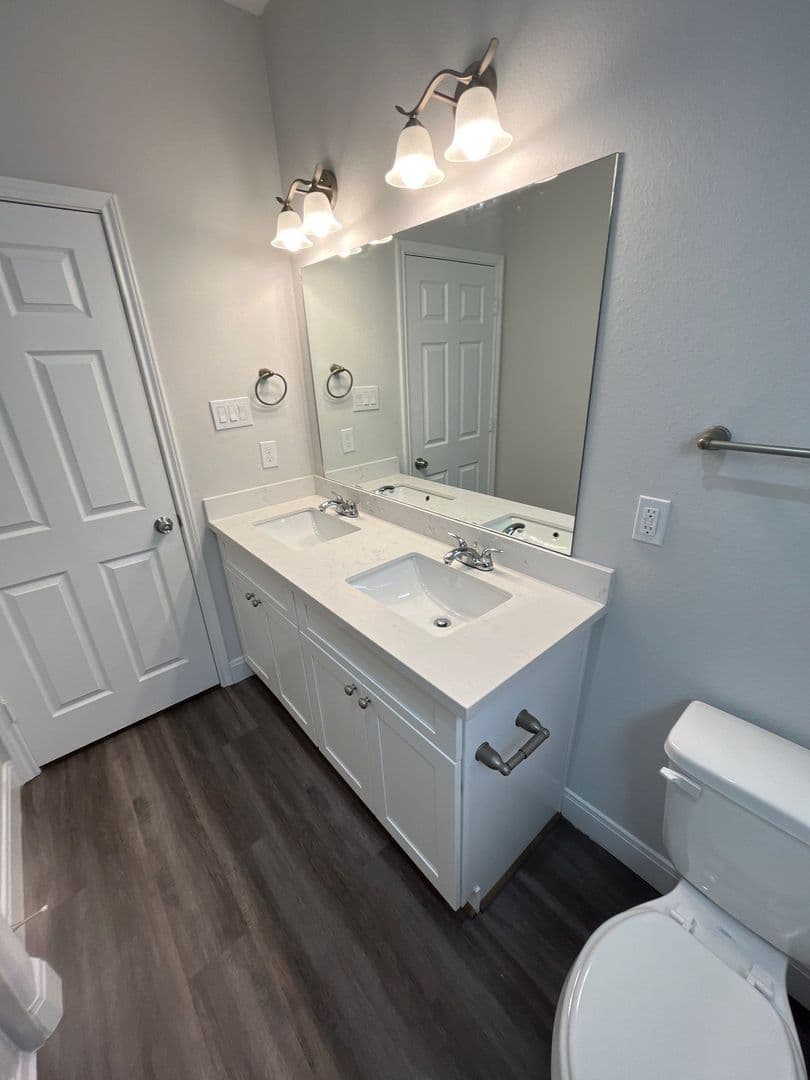 Houston Apartment: 832 Elkhart St A&B