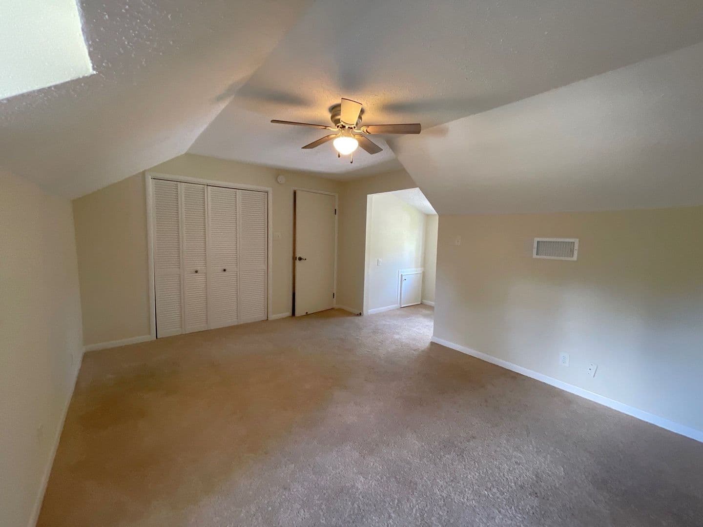 Dickinson House: 3112 Timber Ln