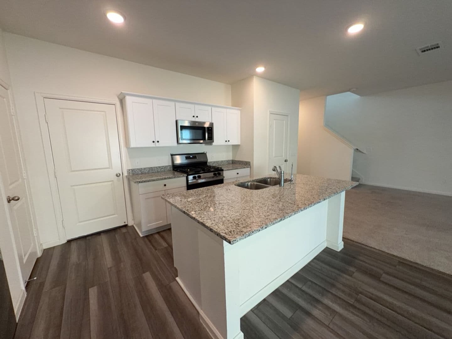 New Caney House: 18618 Hunter William Way