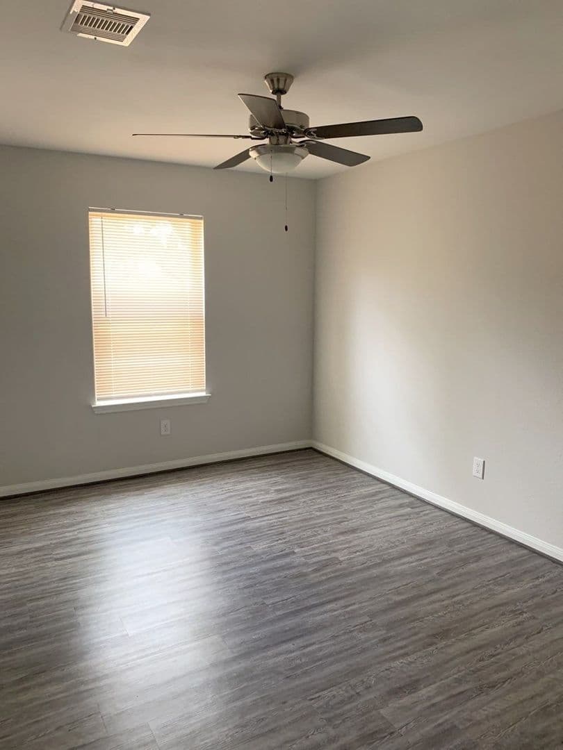 Houston House: 7801 Angus St.