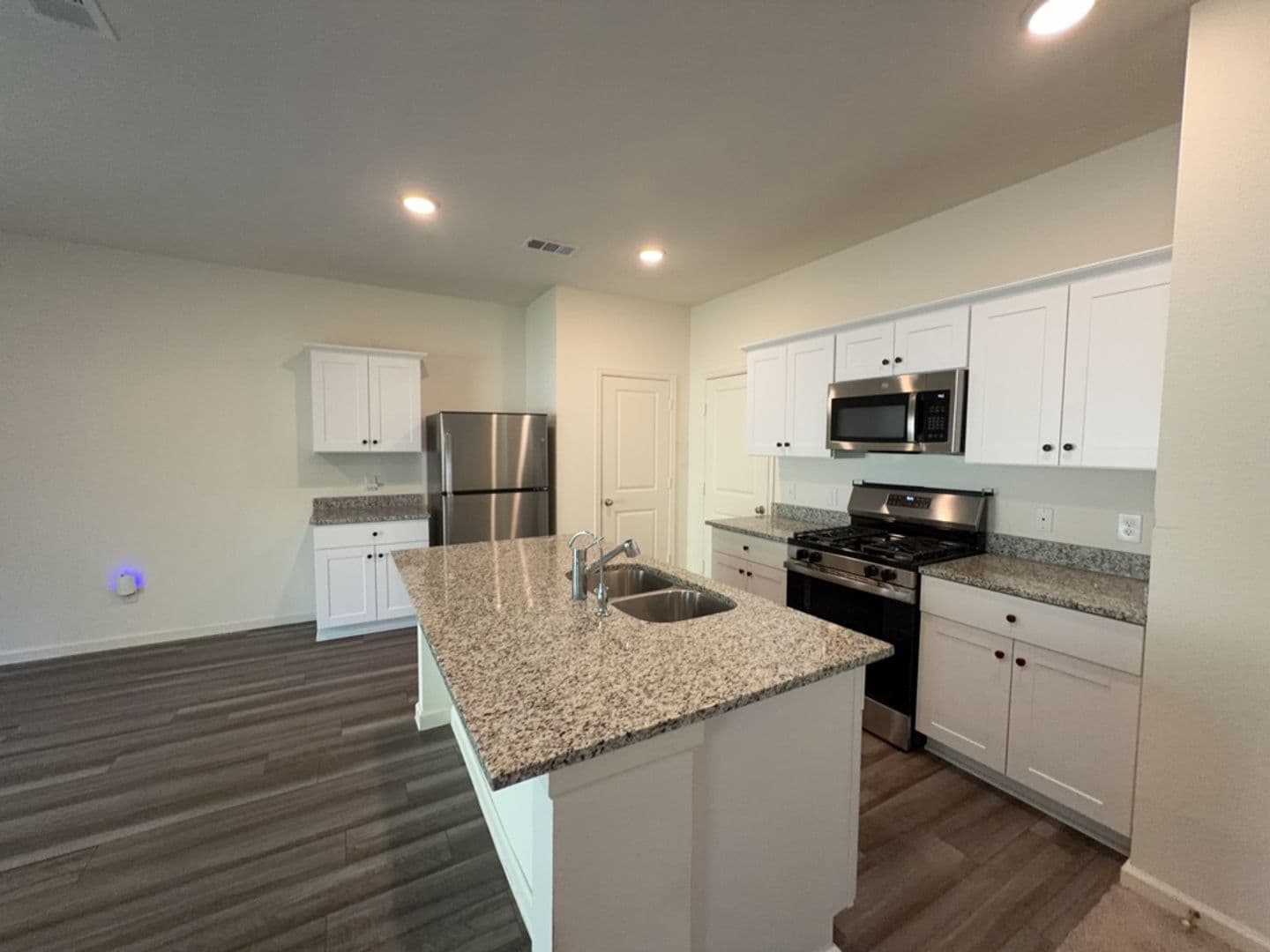 New Caney House: 18618 Hunter William Way