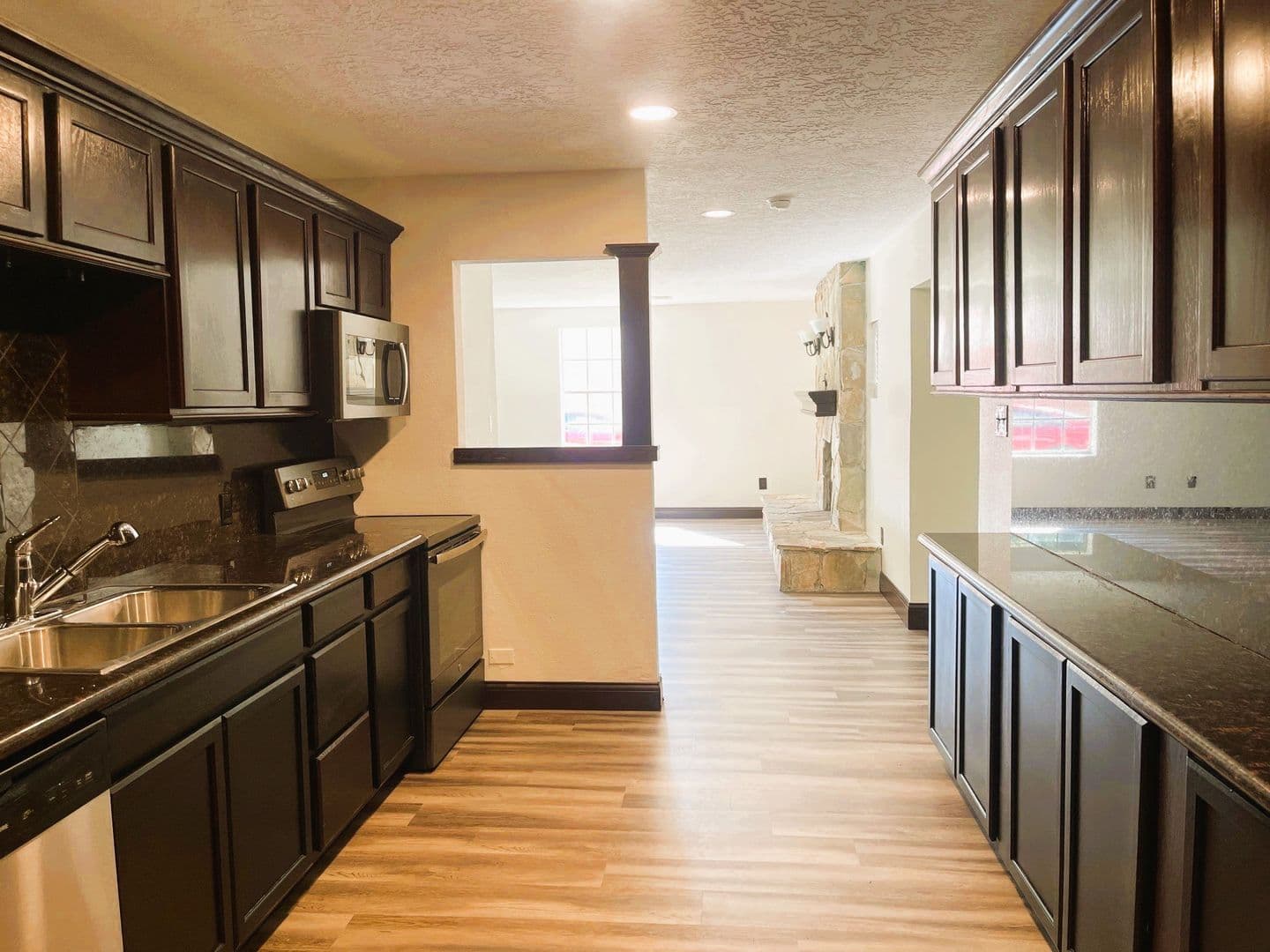 Dickinson House: 3112 Timber Ln