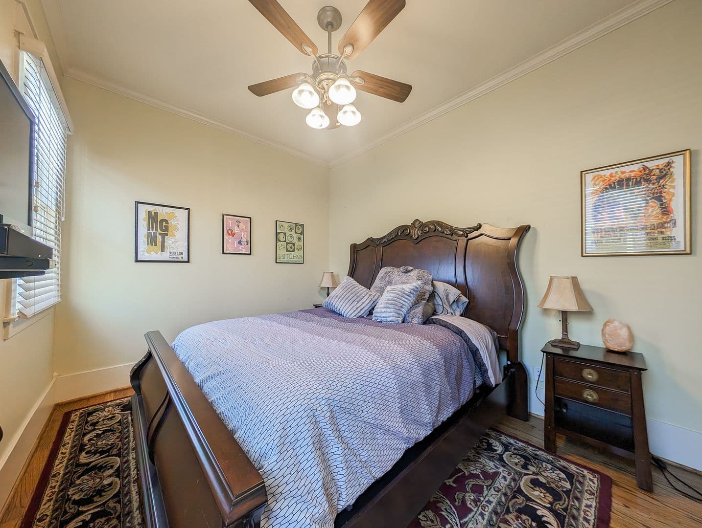 Houston House: 1126 W 17th St Unit B