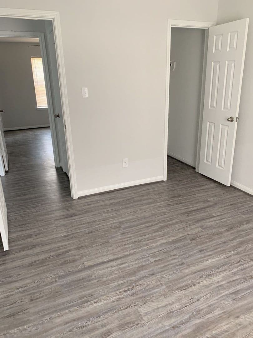 Houston House: 3902 Bennington Street