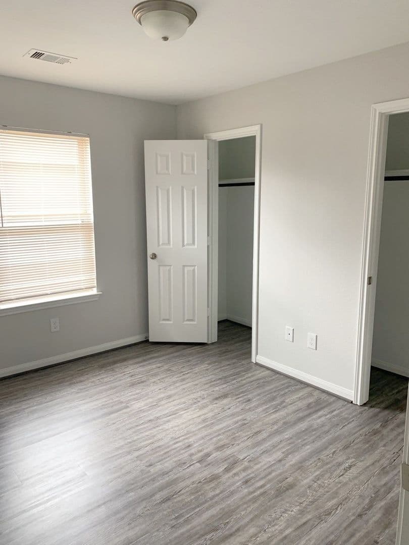 Houston House: 7801 Angus St.