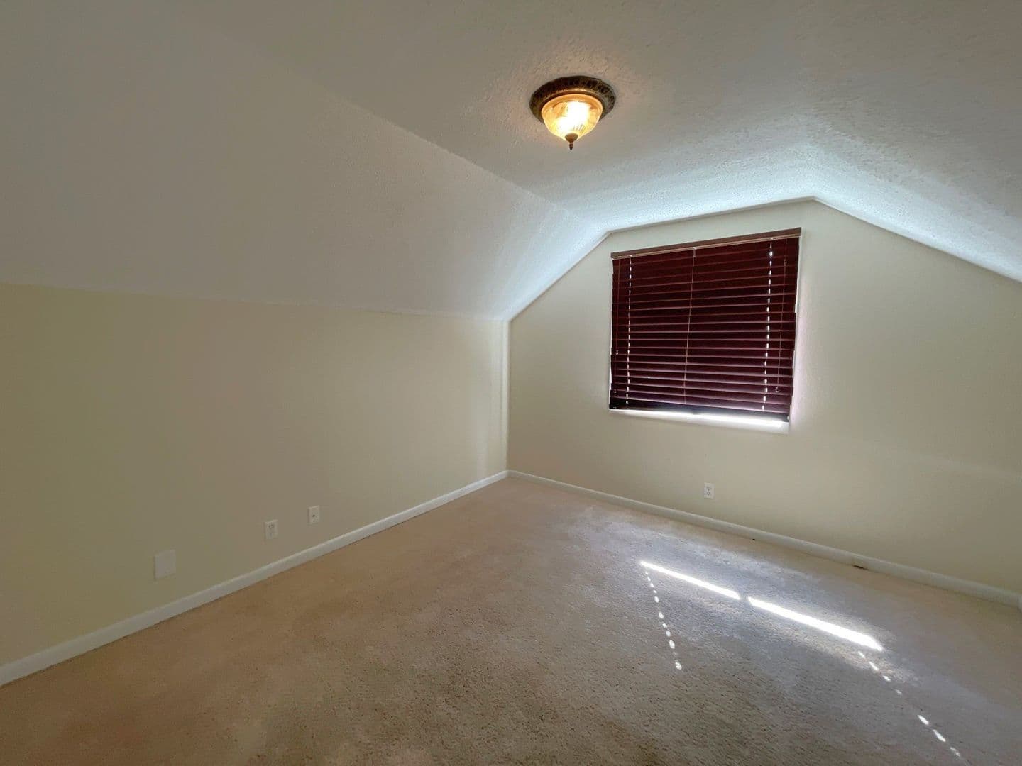 Dickinson House: 3112 Timber Ln