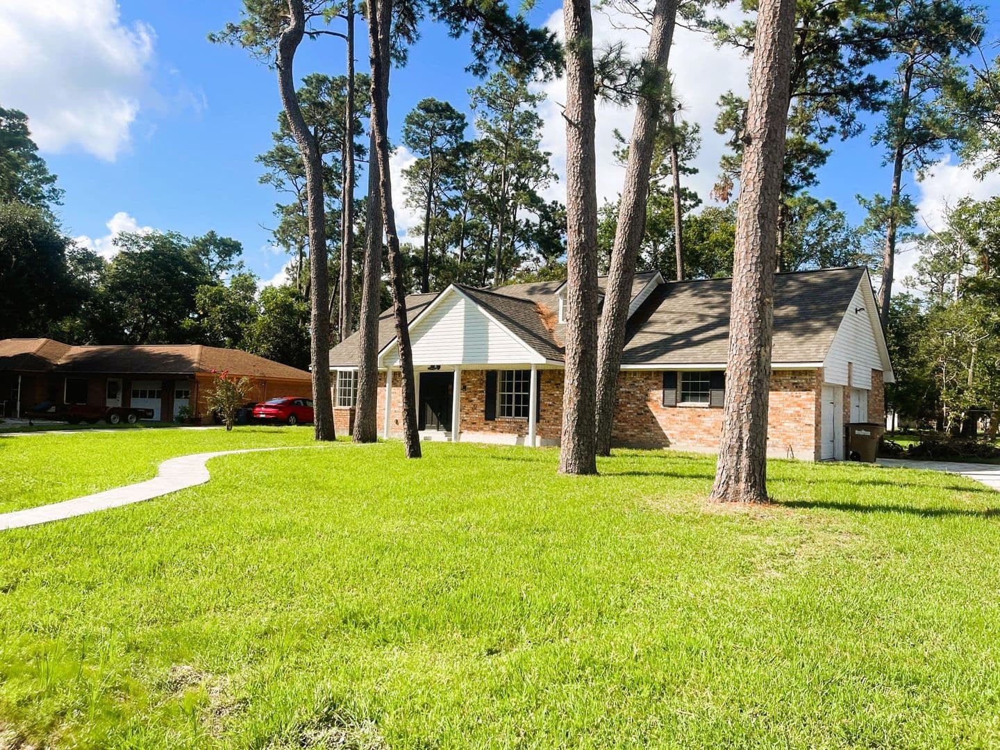 Dickinson House: 3112 Timber Ln
