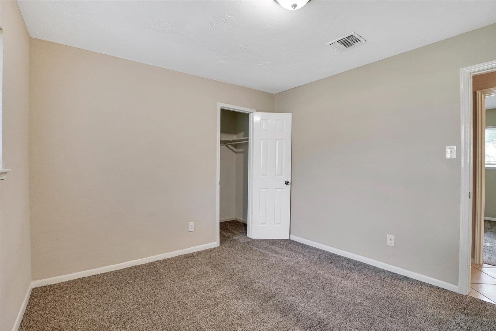 Houston House: 9414 Willow Meadow Dr