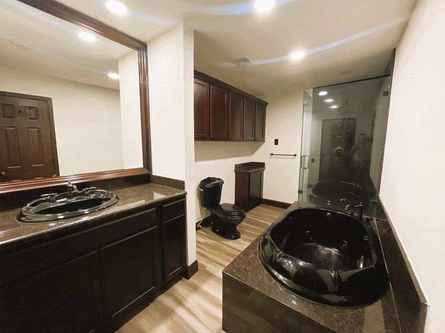 Dickinson House: 3112 Timber Ln