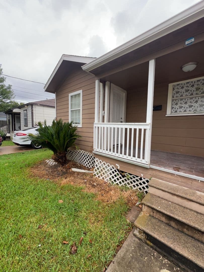 Pasadena Apartment: 405 Johnson St