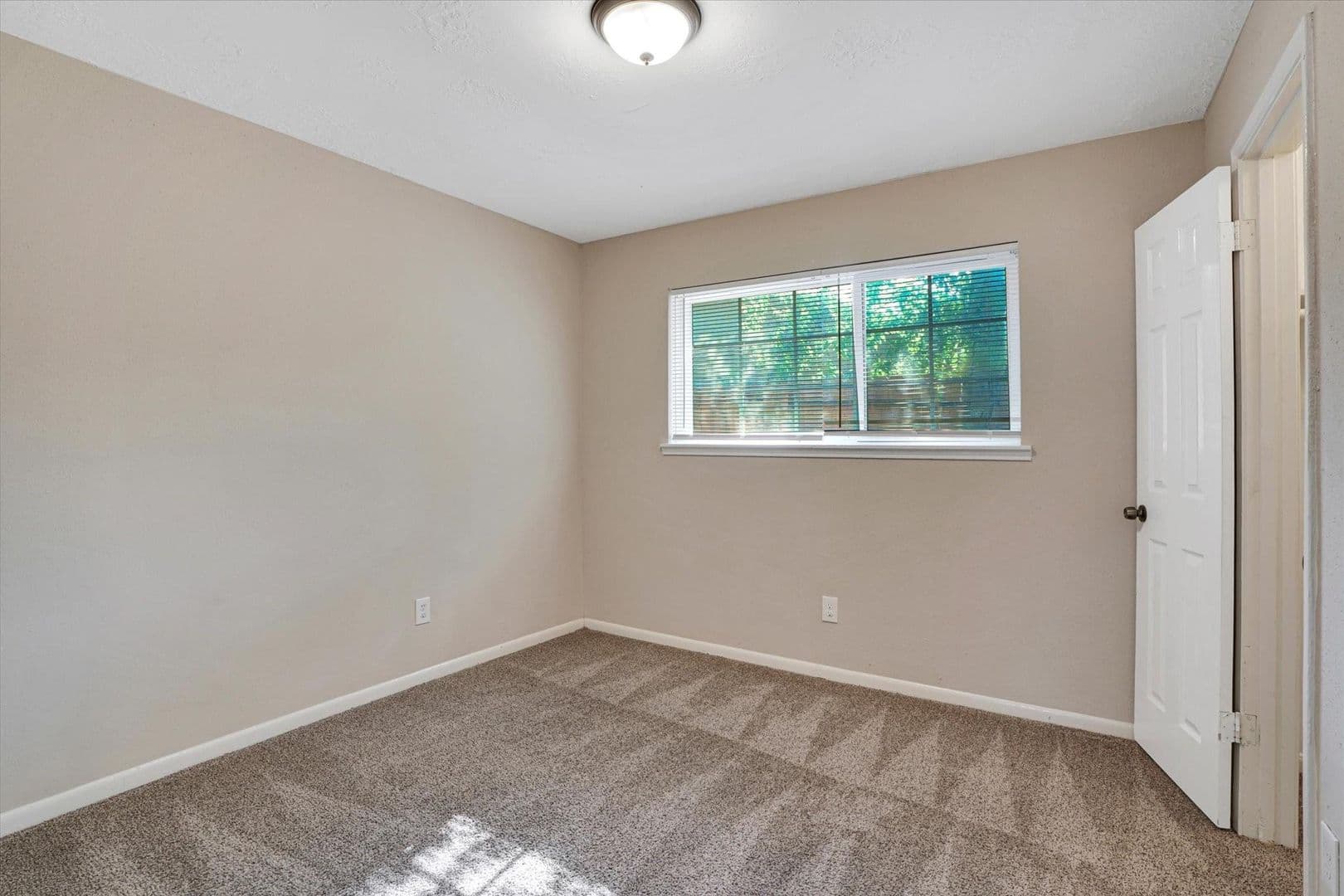 Houston House: 9414 Willow Meadow Dr