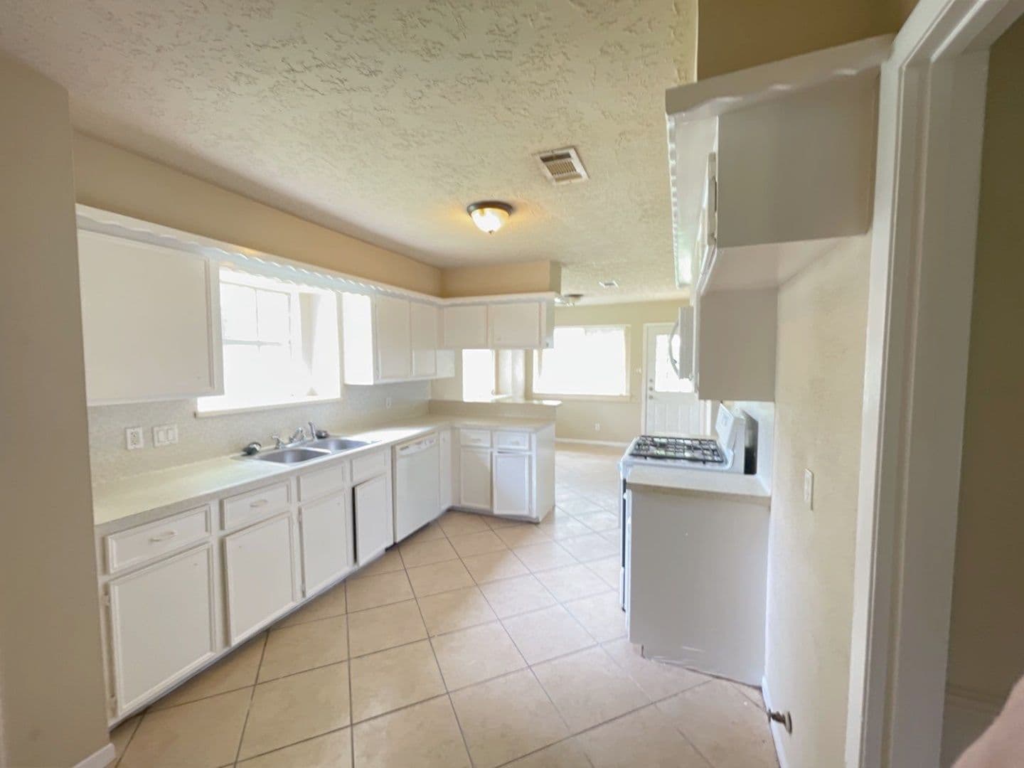 Spring House: 23907 Pea Ridge Dr