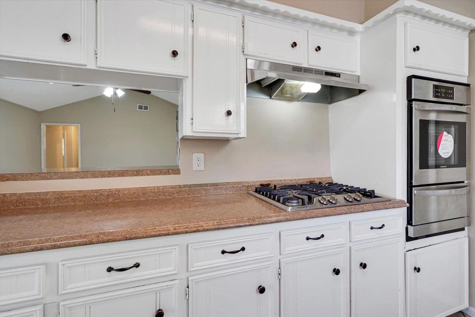 Houston House: 9414 Willow Meadow Dr
