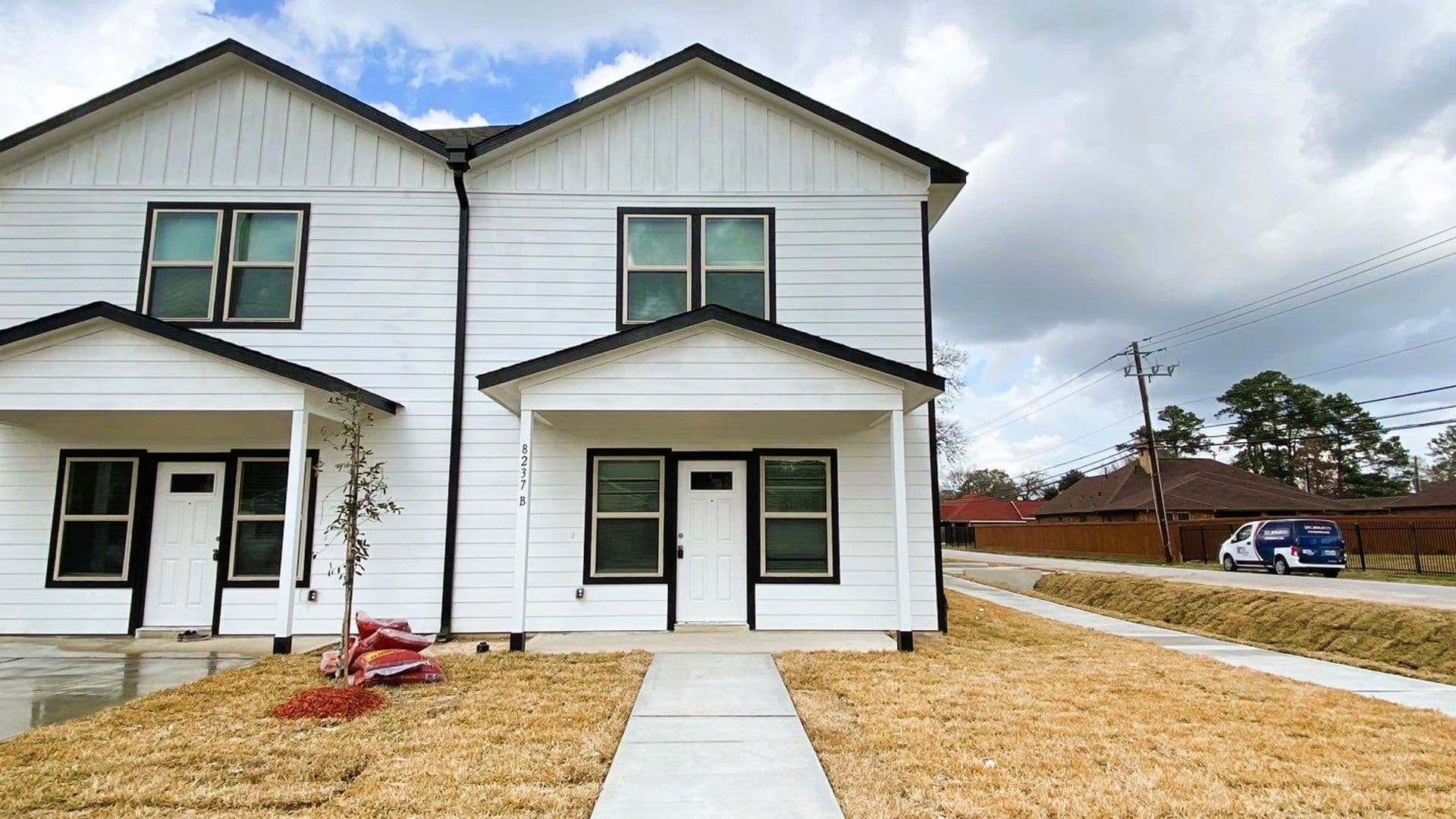 Houston Apartment: 8237 Locksley Rd.