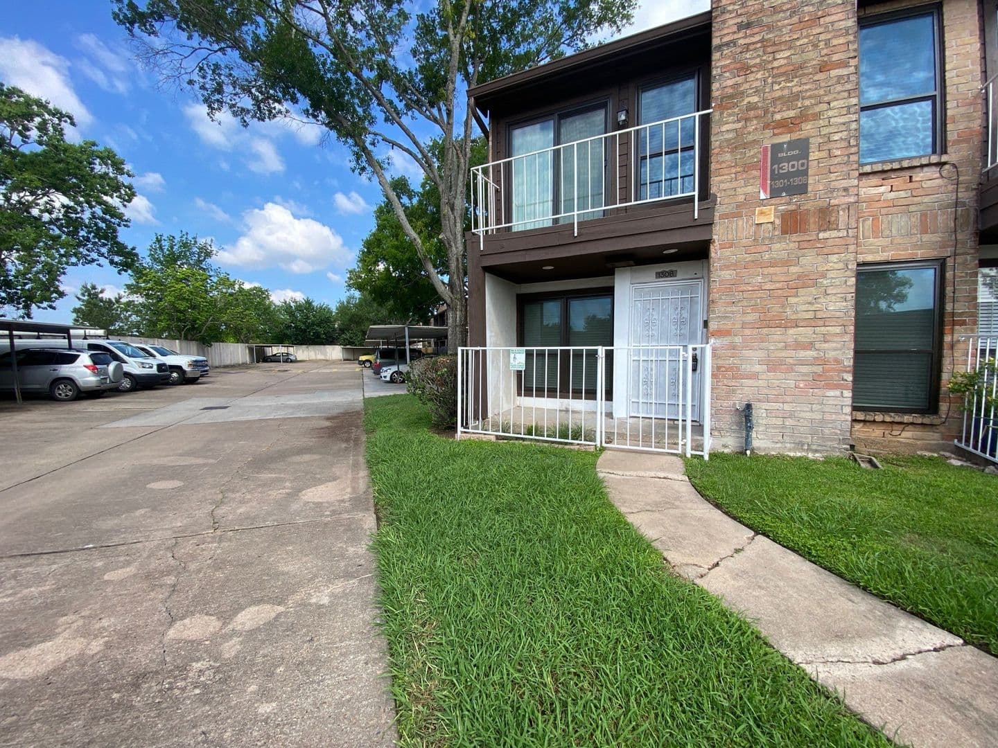 Houston House: 6633 W Airport Blvd #1308
