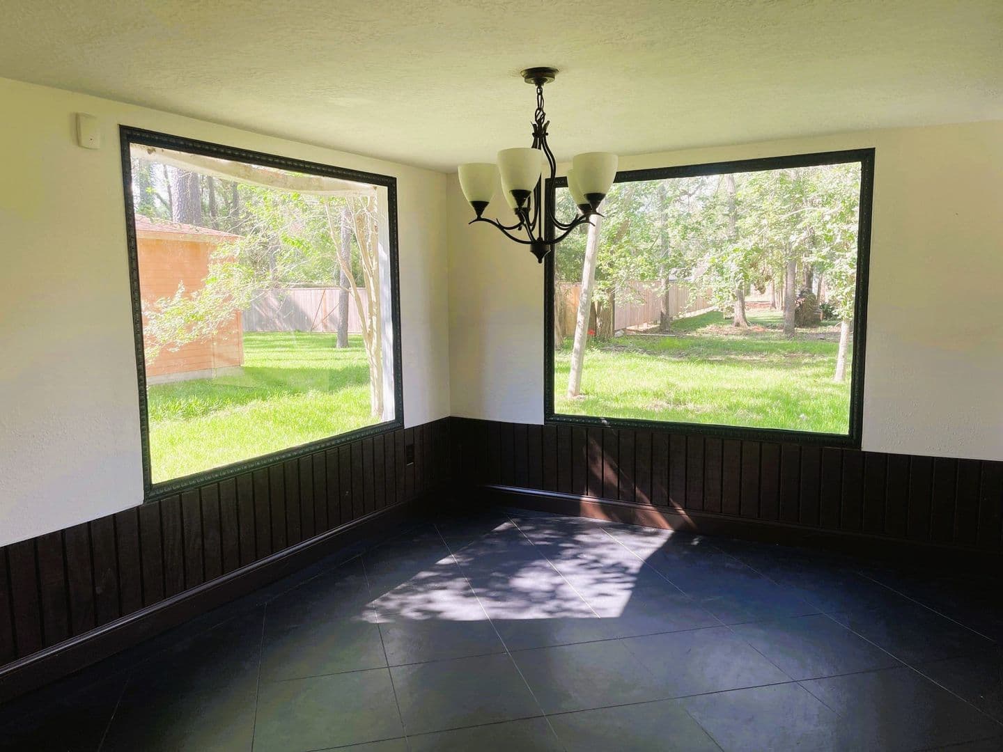 Dickinson House: 3112 Timber Ln