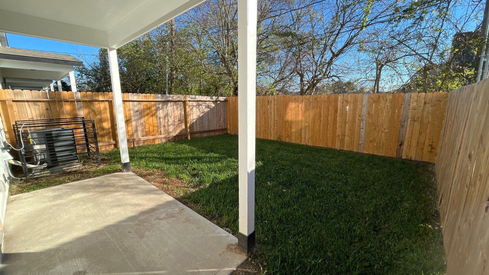 Houston Apartment: 832 Elkhart St A&B