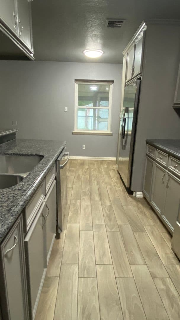 Houston House: 11910 Hunkler Dr.