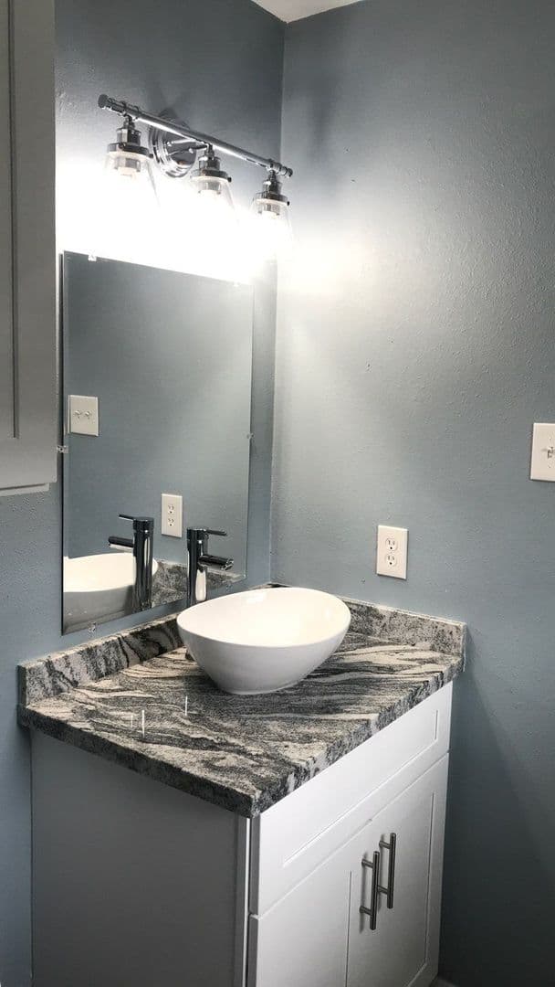 Houston Apartment: Waxwing St