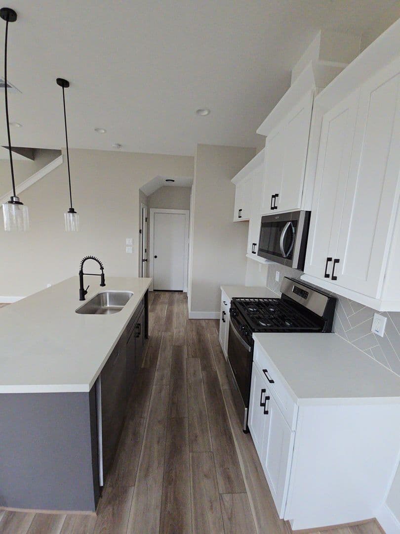 Houston House: 3206 Bostic St.