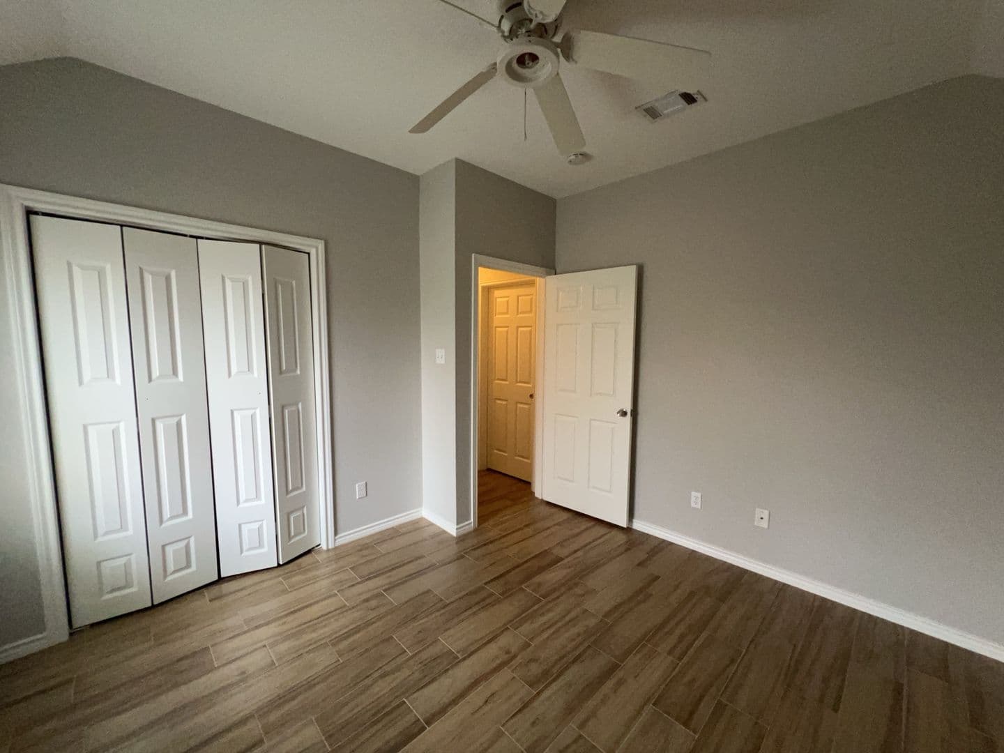 Houston House: 3634 Du Bois St
