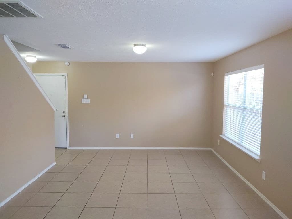 Humble House: 9015 Serena Ln