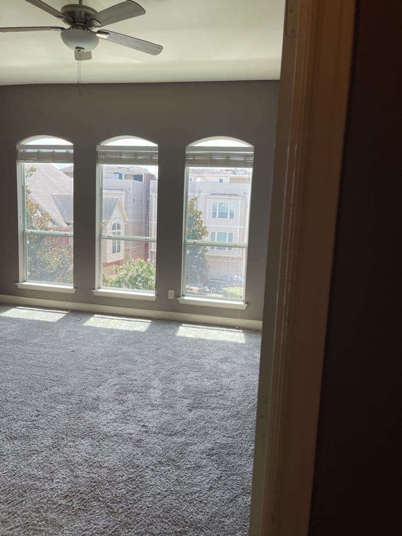 Houston House: 2313 Hutchins St
