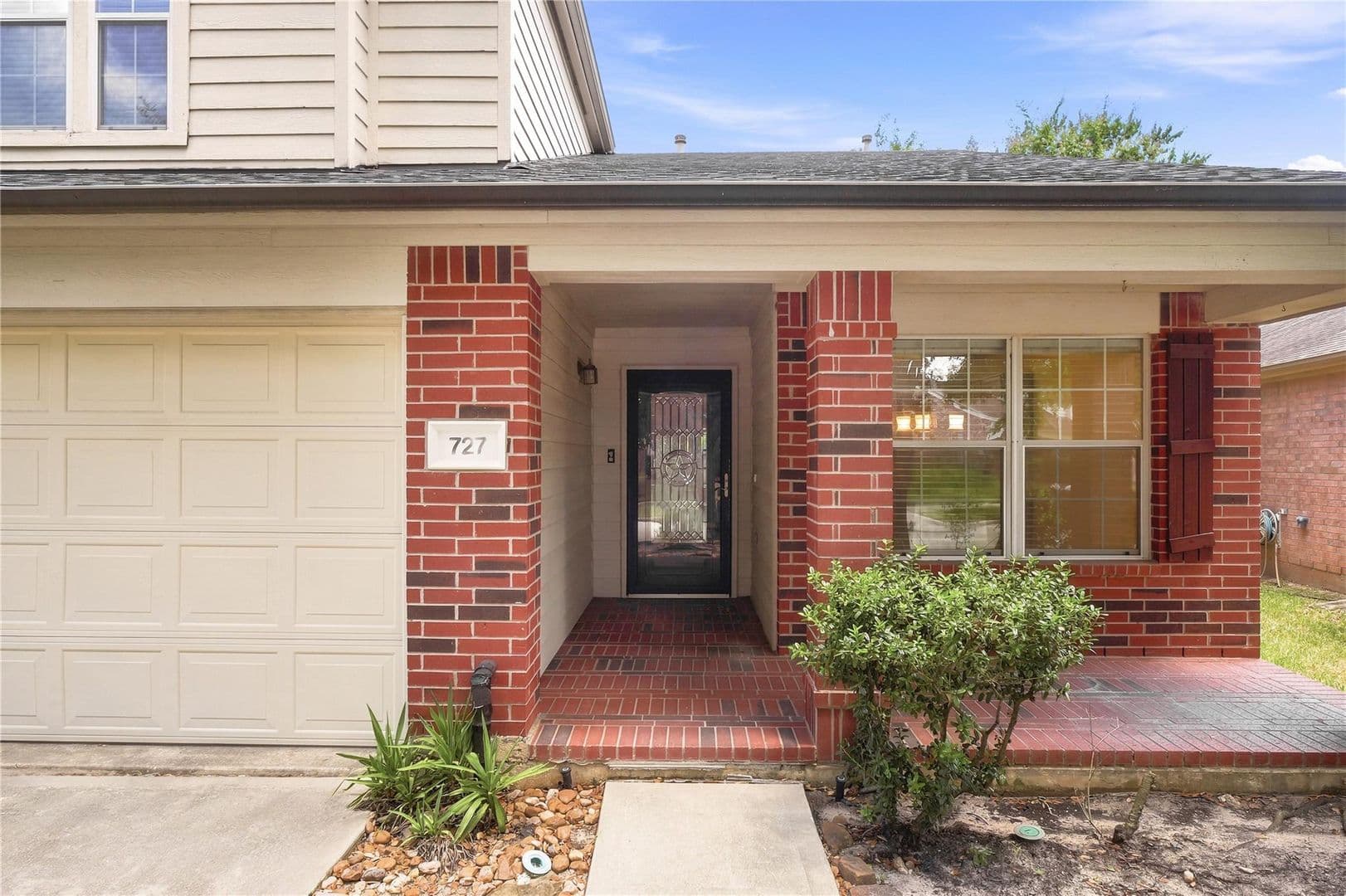 Spring House: 727 Cypresswood Ridge