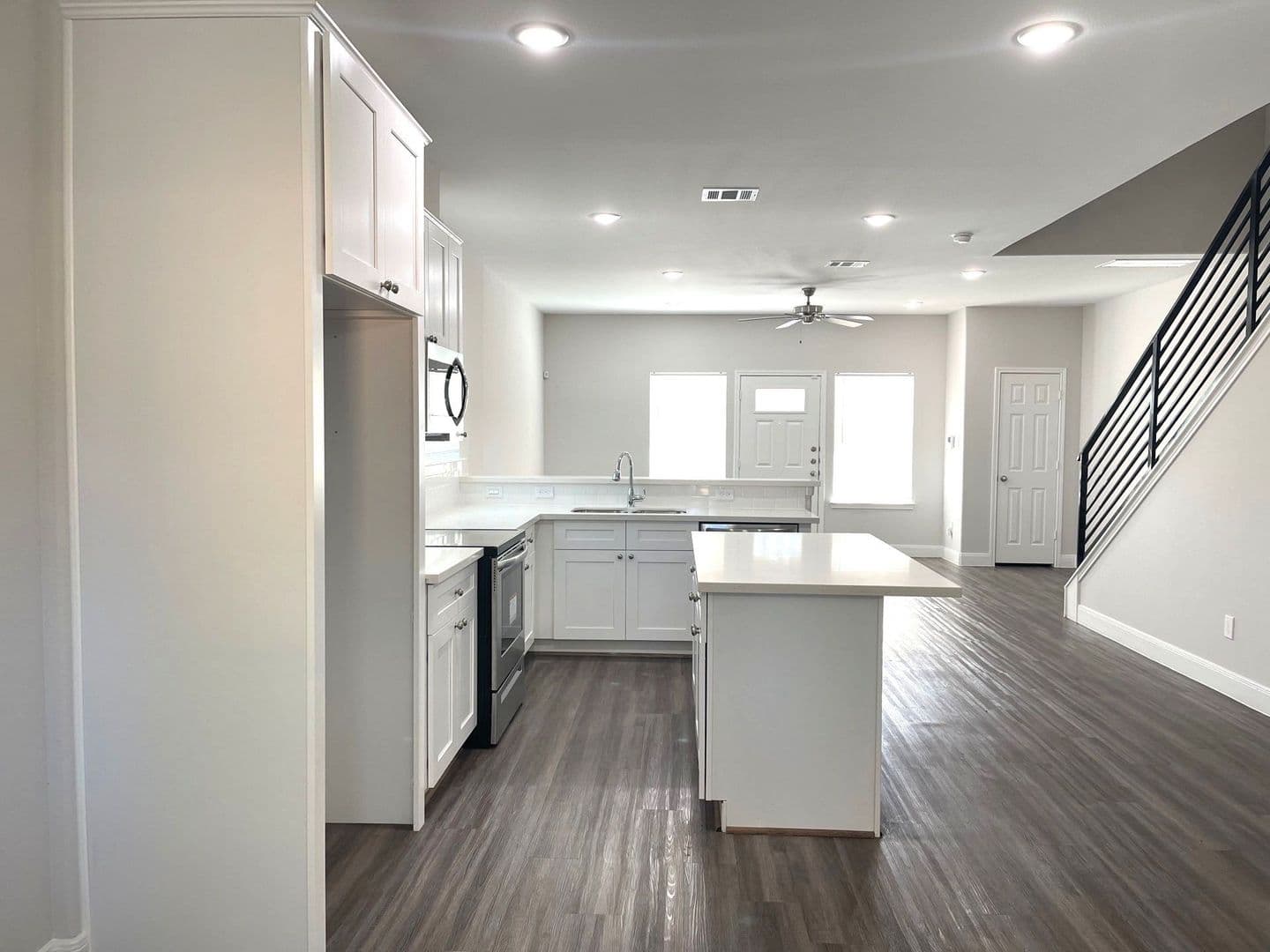 Houston Apartment: 9327 Camay Dr.
