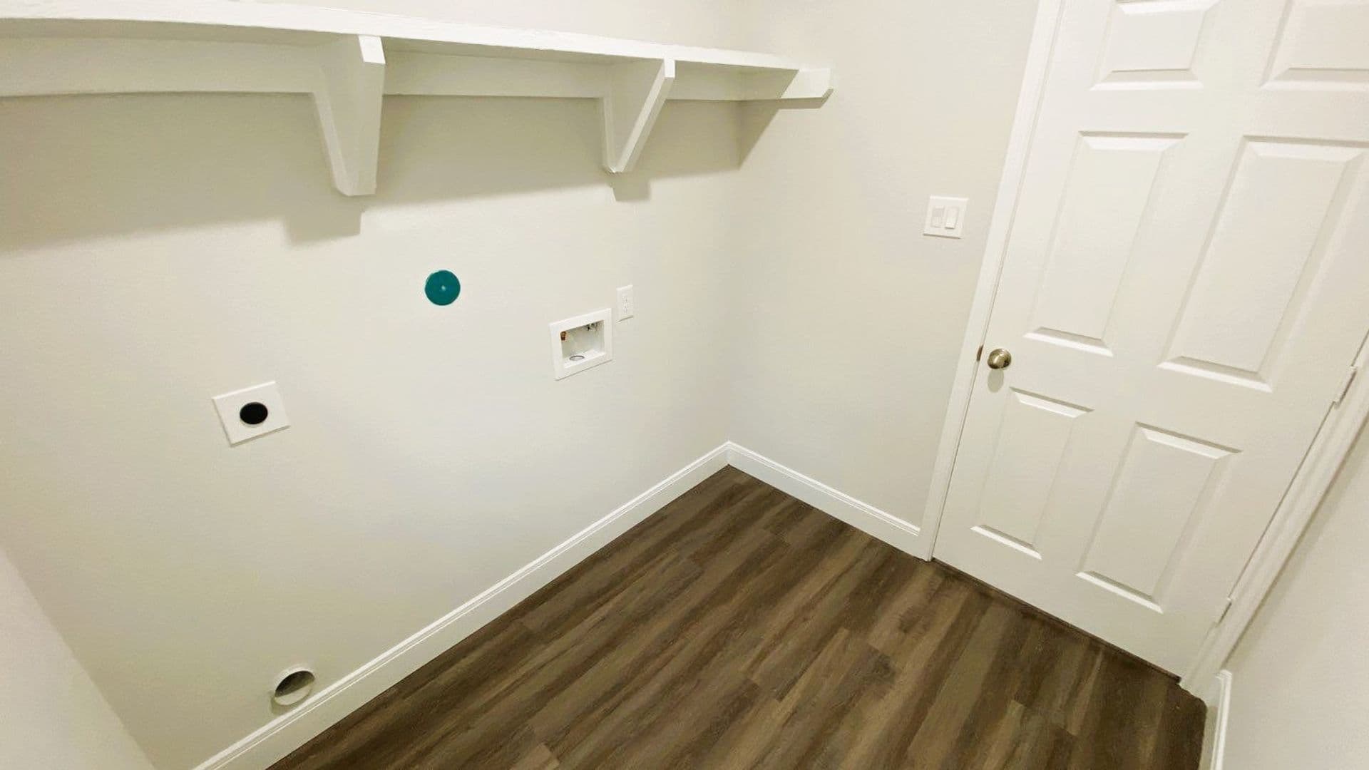 Houston Apartment: 8237 Locksley Rd.