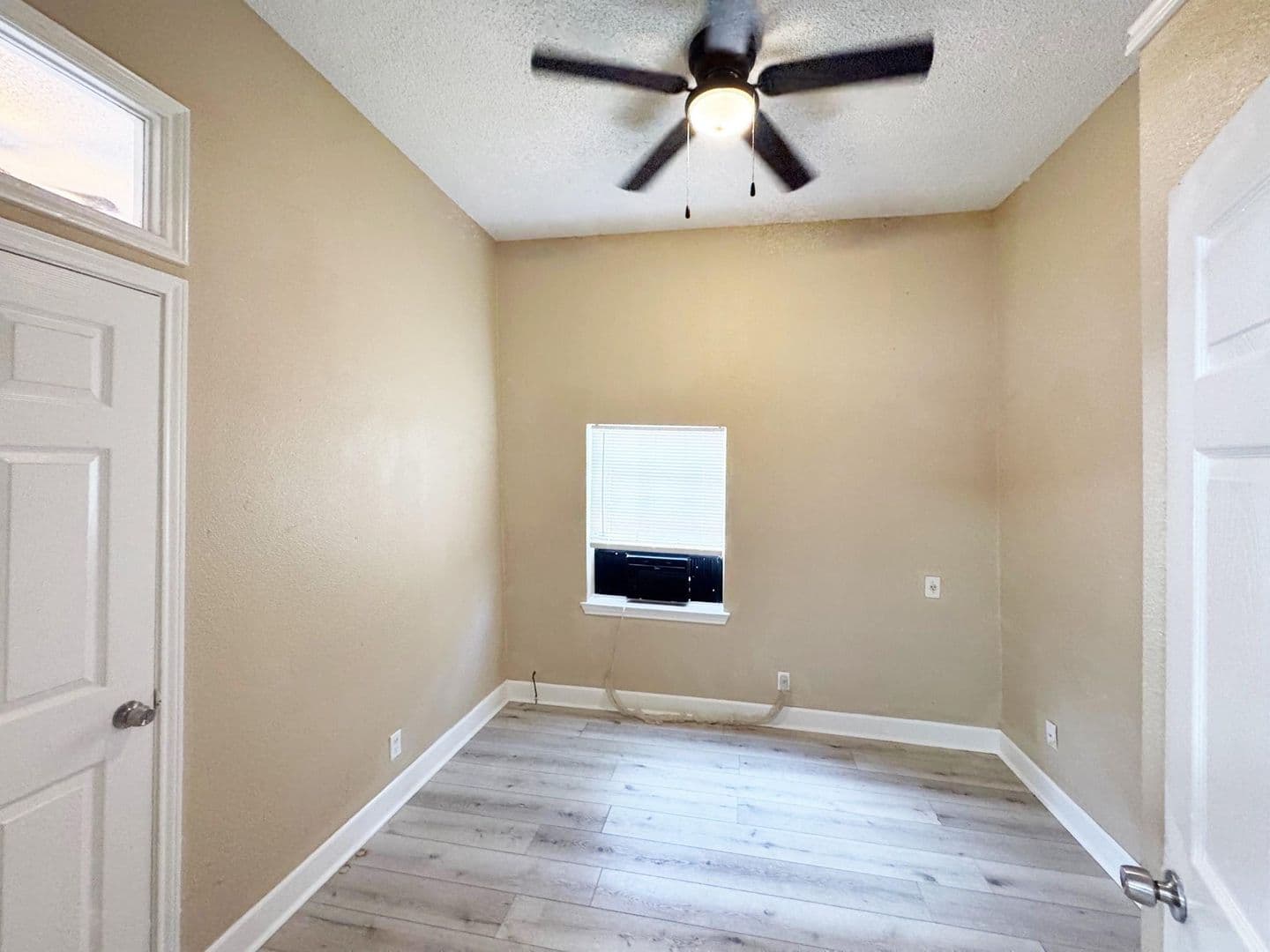 Galveston House: 3621 Winnie St