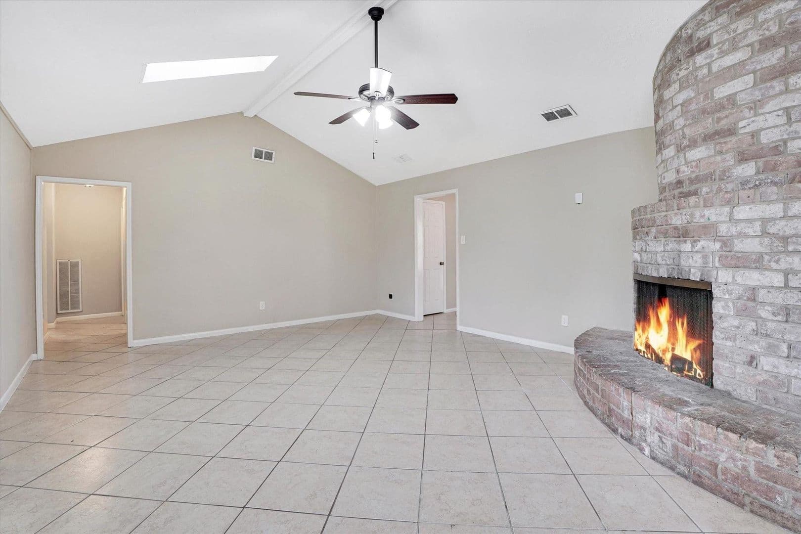 Houston House: 9414 Willow Meadow Dr