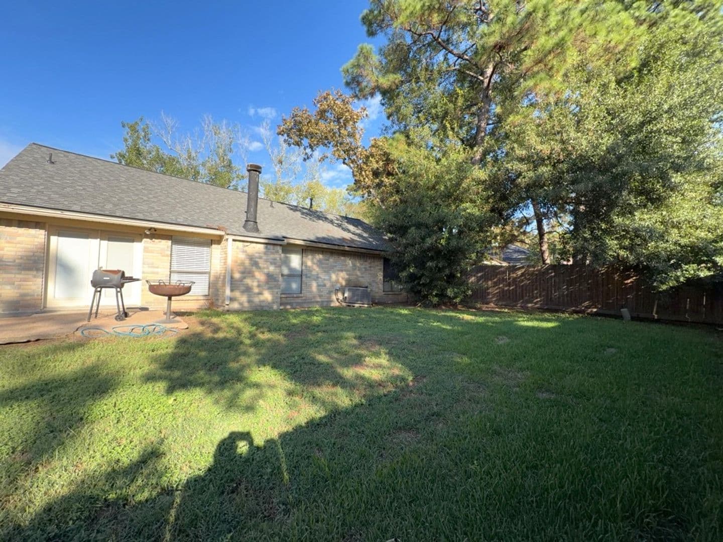 Conroe House: 218 Bedford Ln