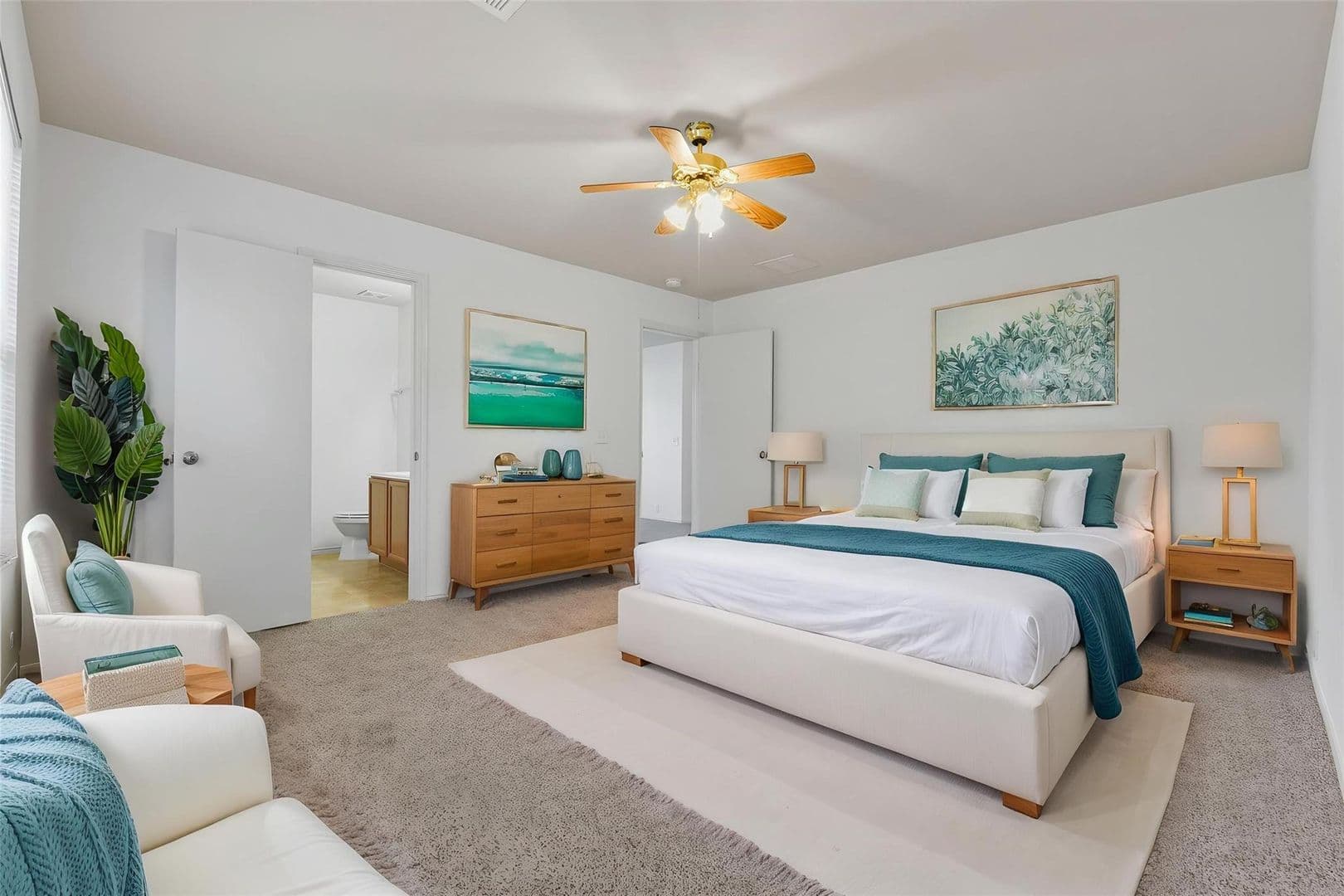Houston House: 822 Grand Plains Dr