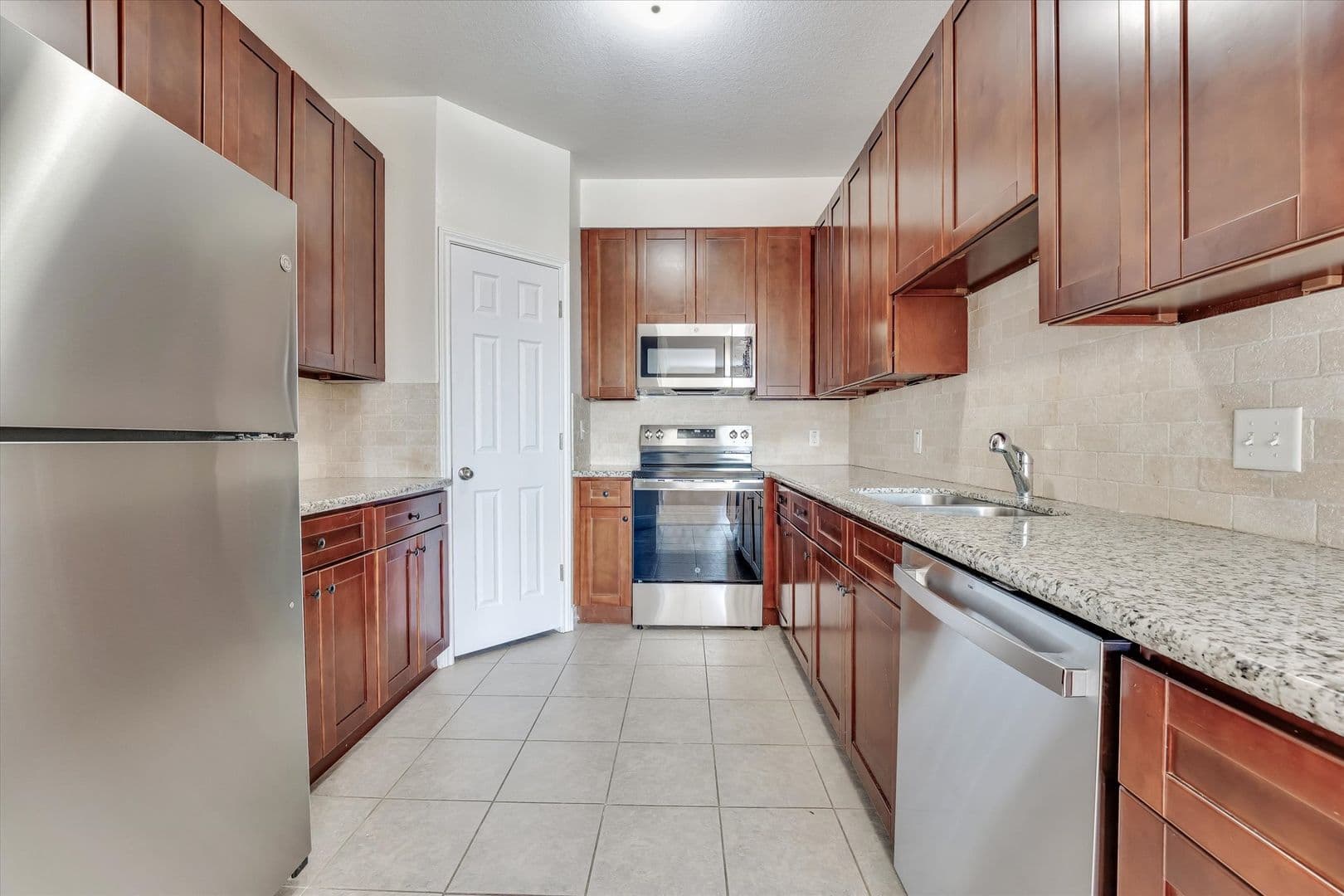 Houston Apartment: 10102 Neuens Rd