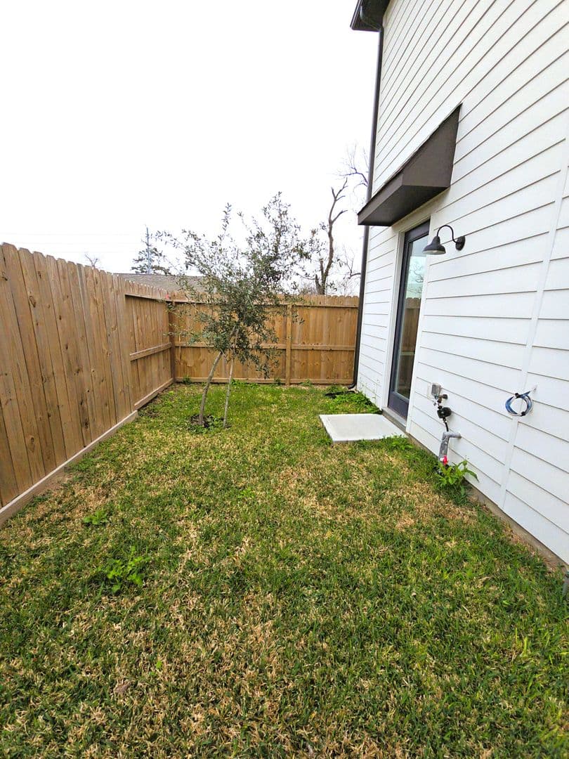 Houston House: 3206 Bostic St.