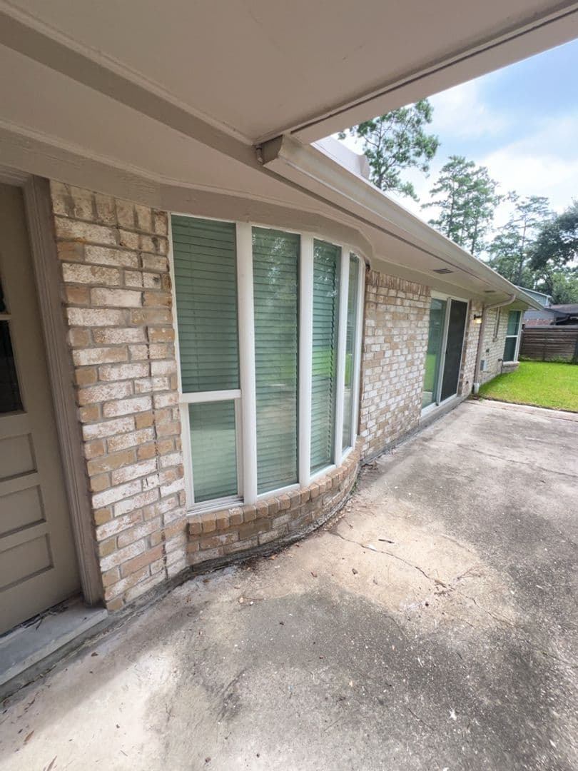 Conroe House: 27226 Pyeatt Ln