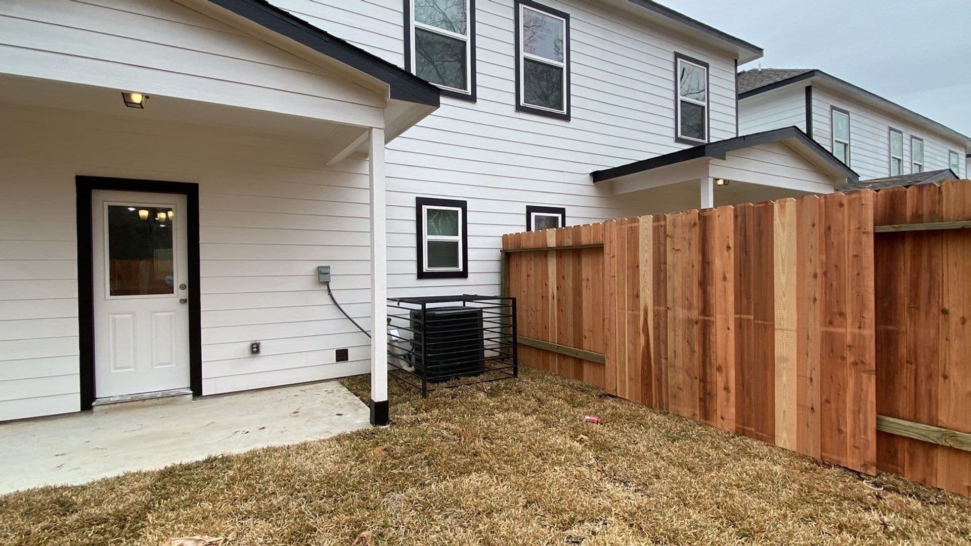 Houston Apartment: 5225 E Houston Rd.