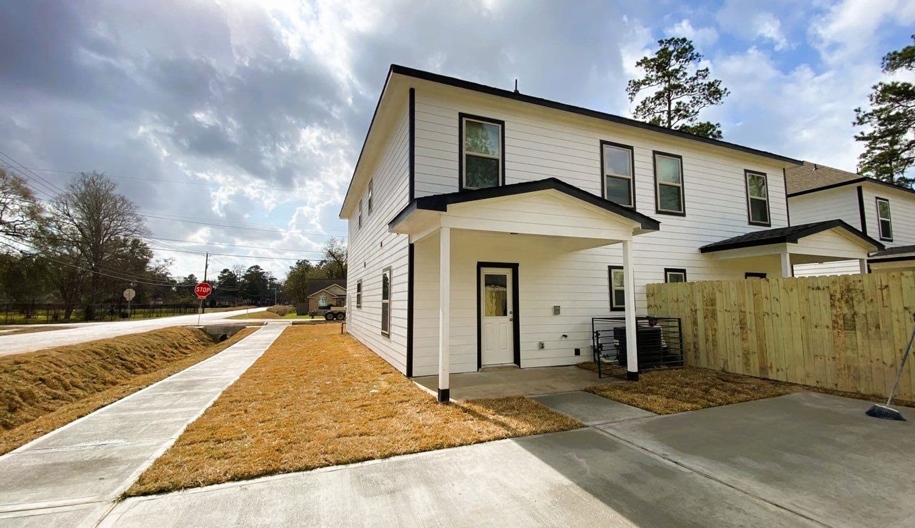 Houston Apartment: 8237 Locksley Rd.