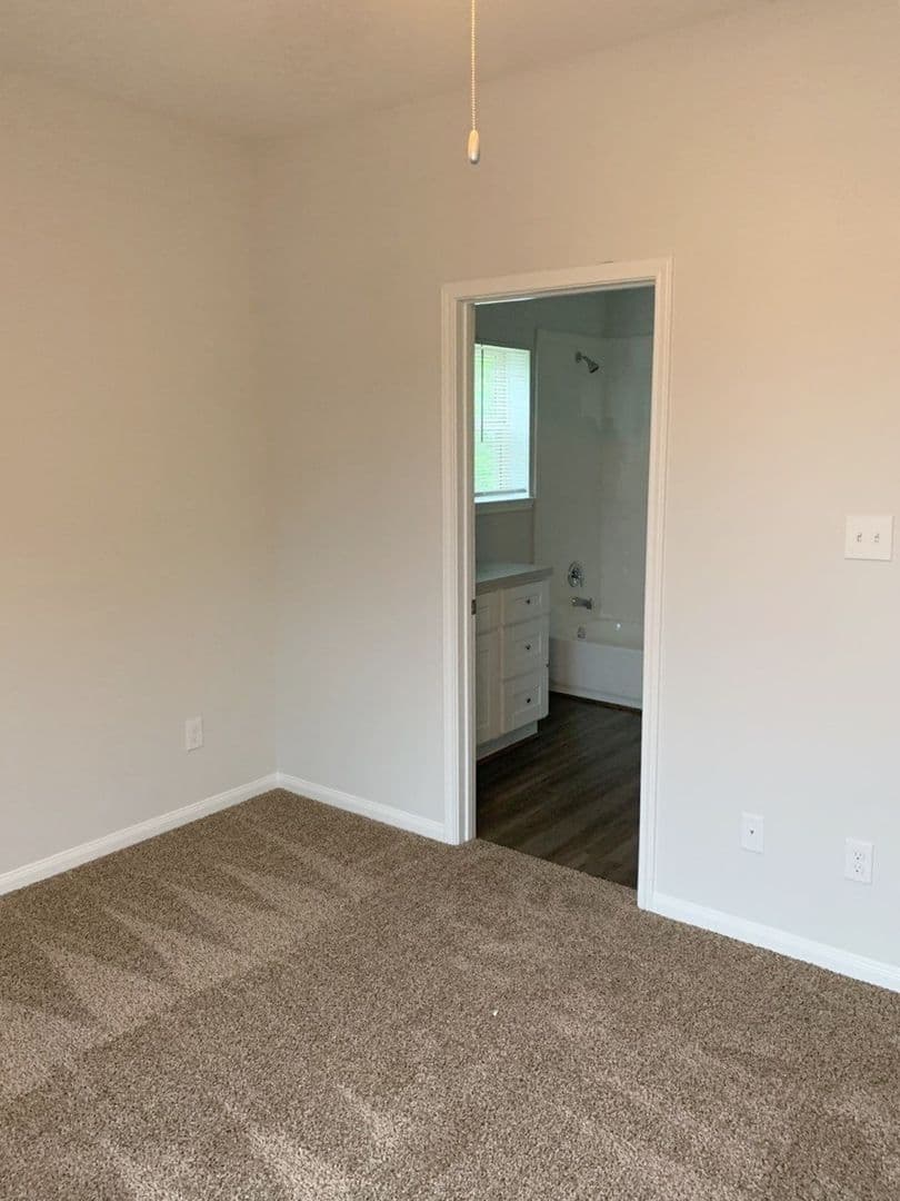 Houston Apartment: 9026 Everglade St