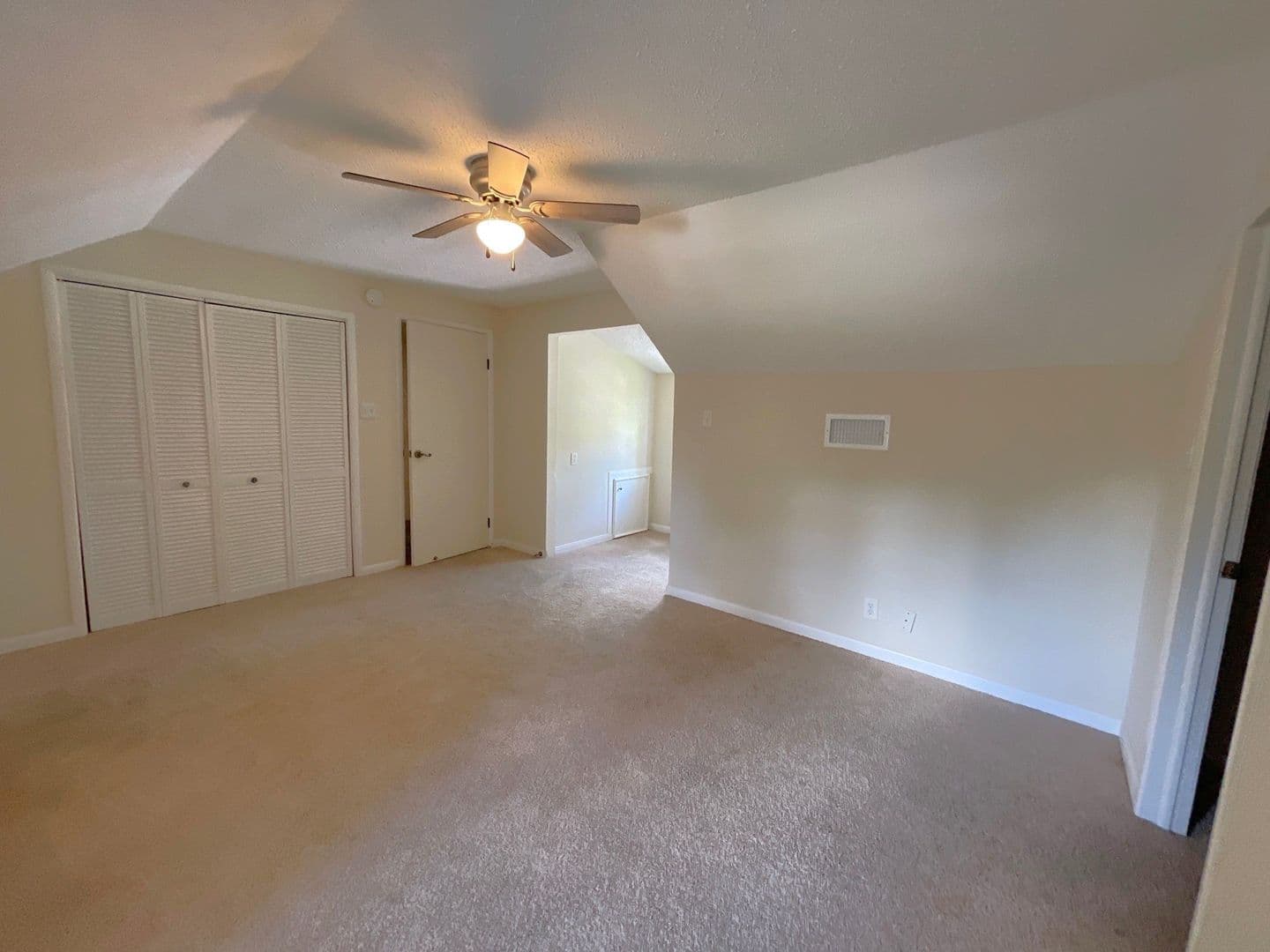 Dickinson House: 3112 Timber Ln