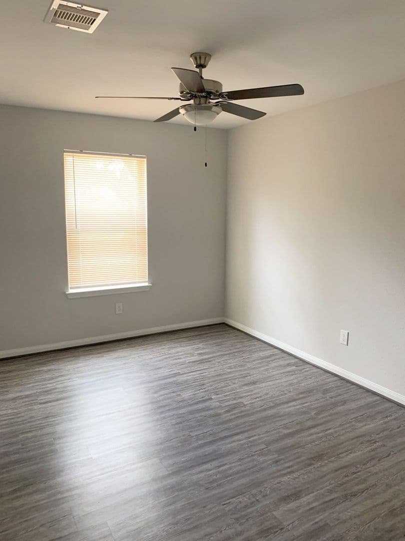 Houston House: 3902 Bennington Street