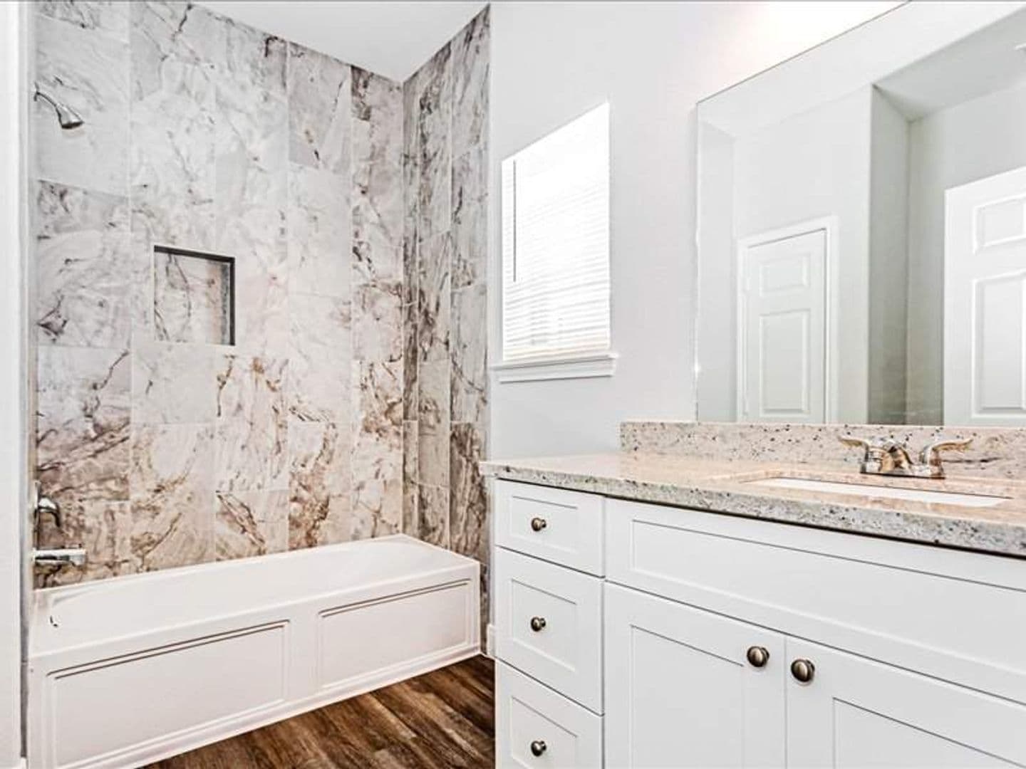 Houston Apartment: 9314 Sundown